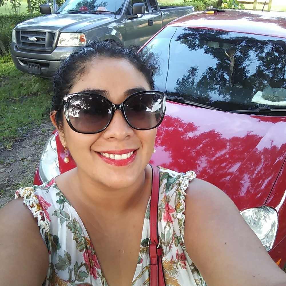 Meet your Posher, Clarisa